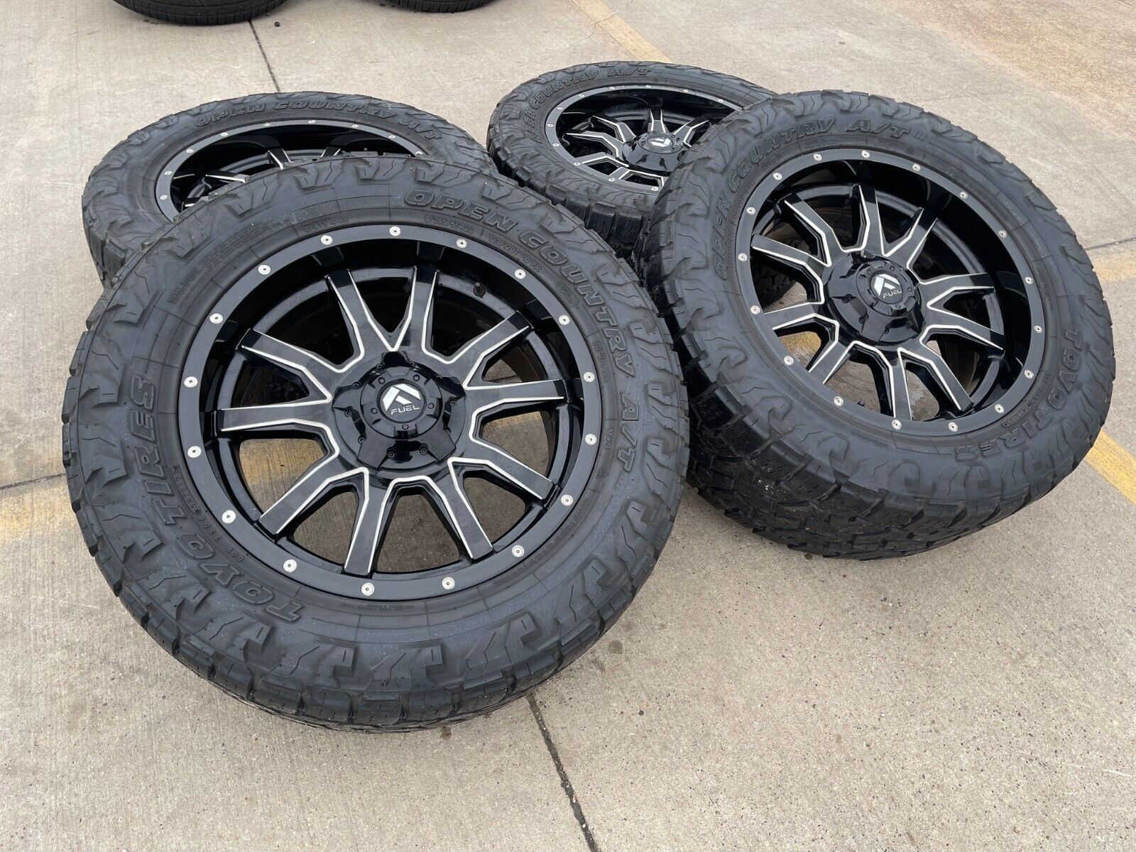 20x9 Fuel Vandal D627 Chevy Silverado Ford F-150 RAM wheels rims 6x139 ...