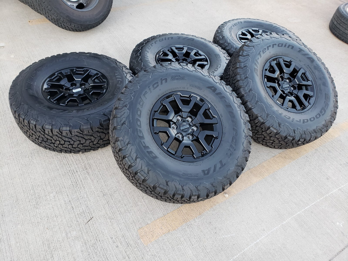 17" Ford F-150 Raptor Bronco OEM rims wheels BFG 10461 tires 2025 2026 BFG NEW