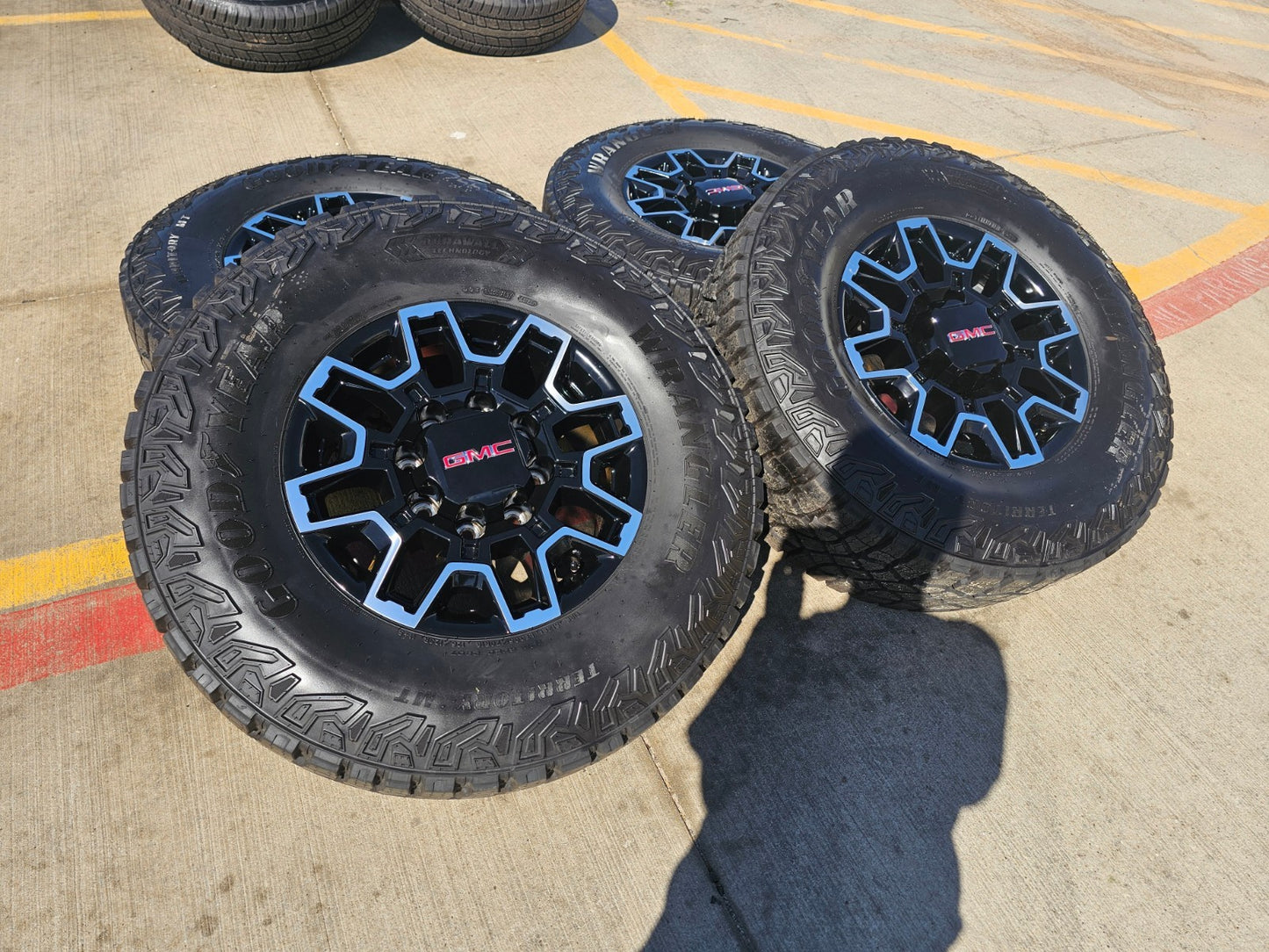 18" GMC Sierra AT4X Chevy Trail Boss 2500 OEM 14136 wheels rims GOODYEAR 35" NEW