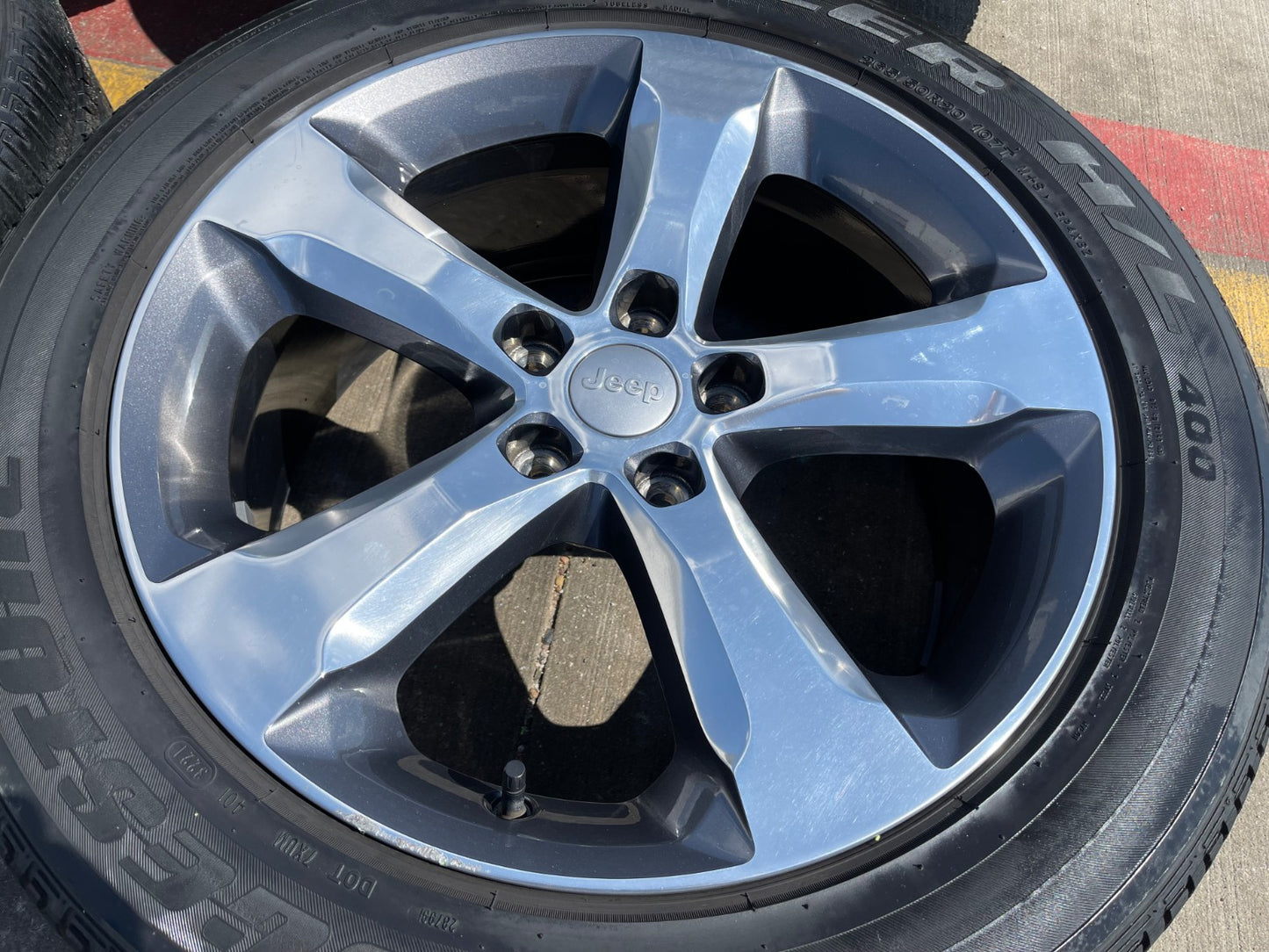 20" Jeep Grand Cherokee L OEM wheels rims 9287 95199 tires DISCOUNTED