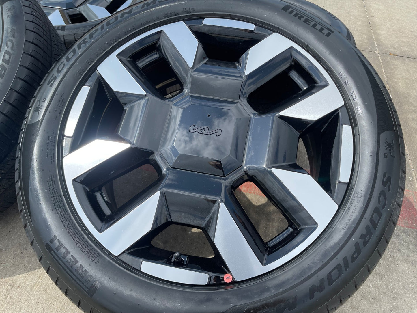 20" Kia Telluride X-PRO OEM wheels rims Sorento Sedona PIRELLI 2026 2027 NEW