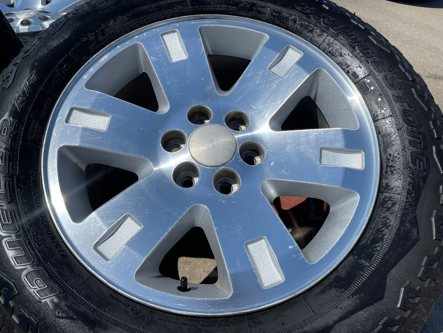 20" GMC Sierra Yukon DENALI OEM 5306 wheels rims Chevy Silverado BRIDGESTONE