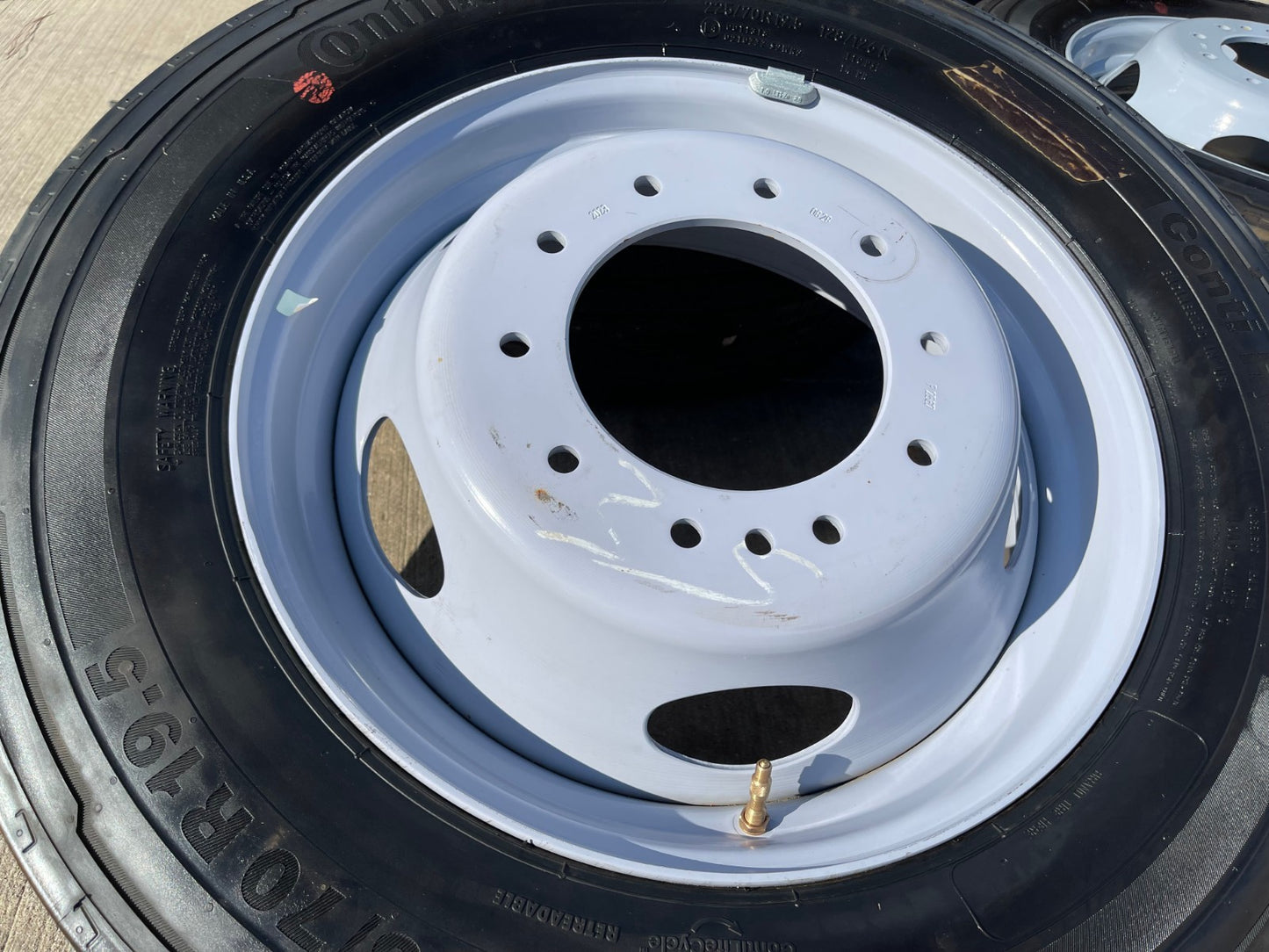 19.5" Ford F-450 Dually F-550 rims wheels RAM 4500 OEM 10x225 CONTINENTAL NEW