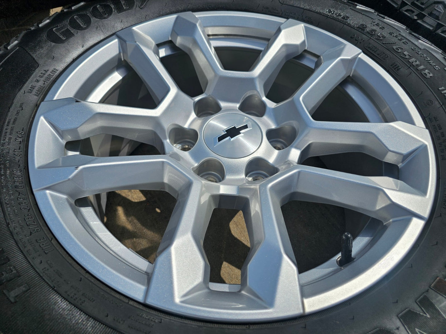 18" Chevy Silverado Suburban Tahoe OEM 14091 wheels rims GMC SET GOODYEAR