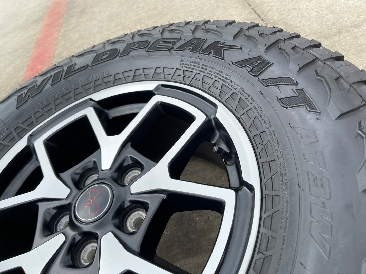 17" Jeep Wrangler Rubicon OEM 95730 9327 wheels rims Gladiator FALKEN A/T 33"
