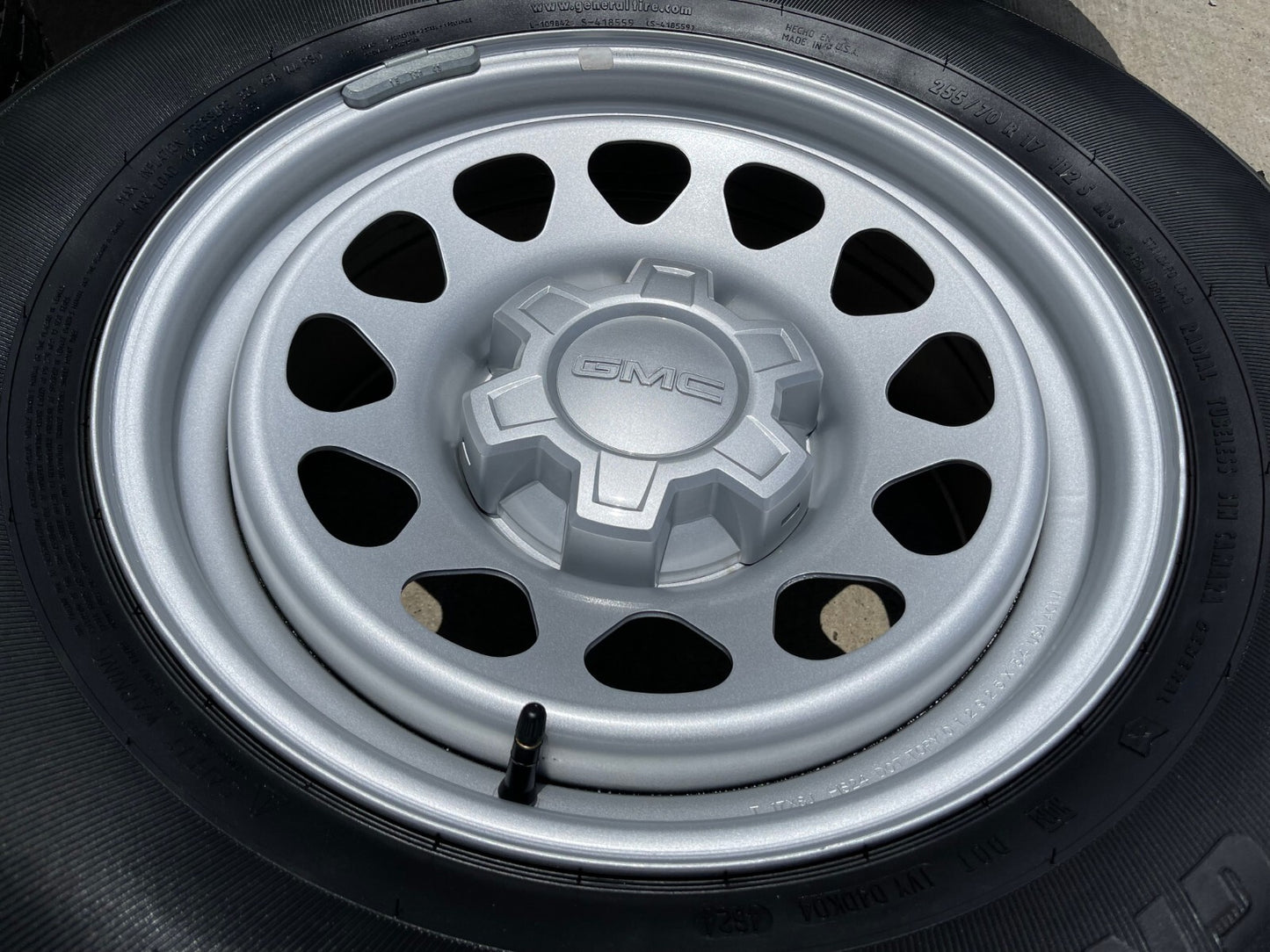 17" GMC Sierra Chevy Silverado Colorado Canyon OEM wheels rims 8130 Yukon NEW