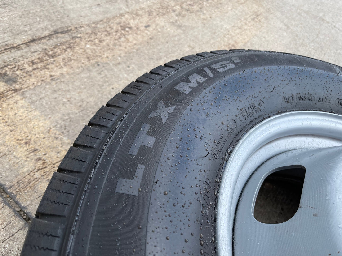 17" Ford F-350 Dually SPARE rim wheel OEM REAR FRONT 3615 tire MICHELIN