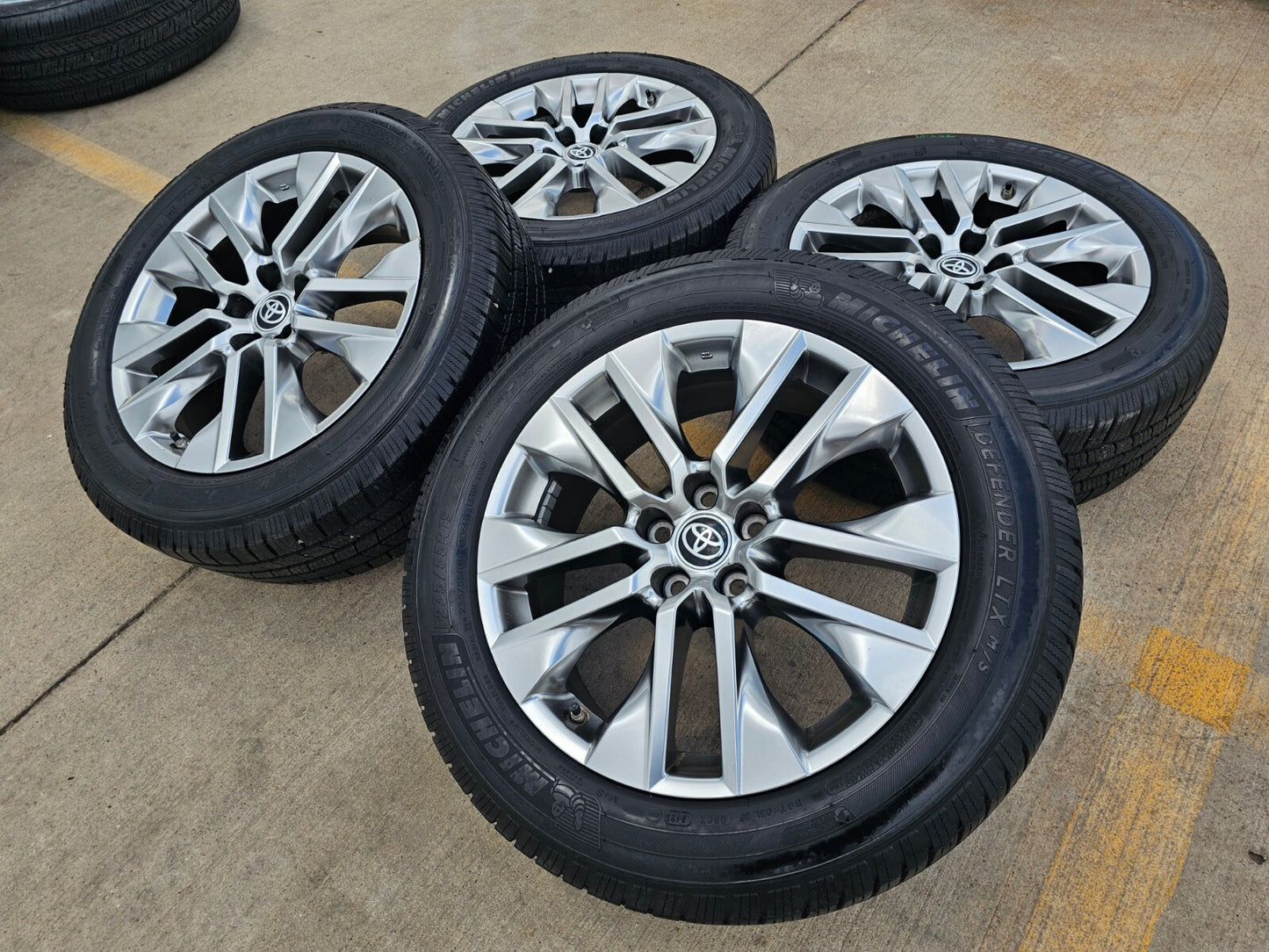 19" Toyota Rav4 Premium OEM 75244 wheels rims Highlander MICHELIN