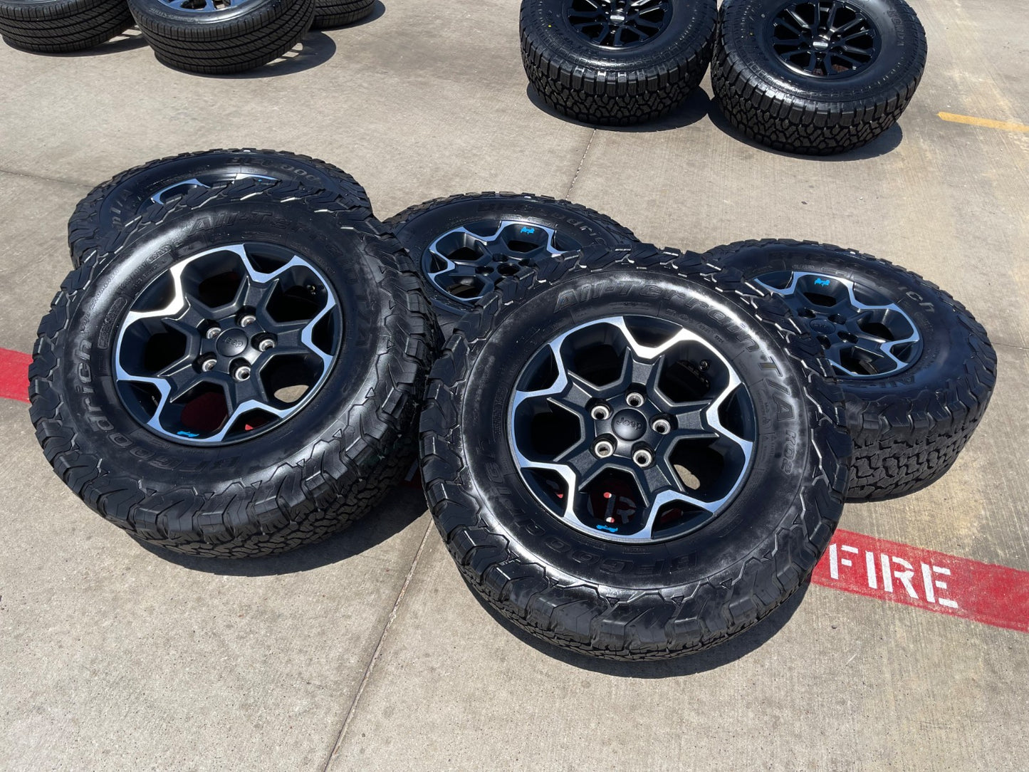 17" Jeep Wrangler Rubicon OEM wheels rims Gladiator 96832 9282 BFG KO2 A/T 33"