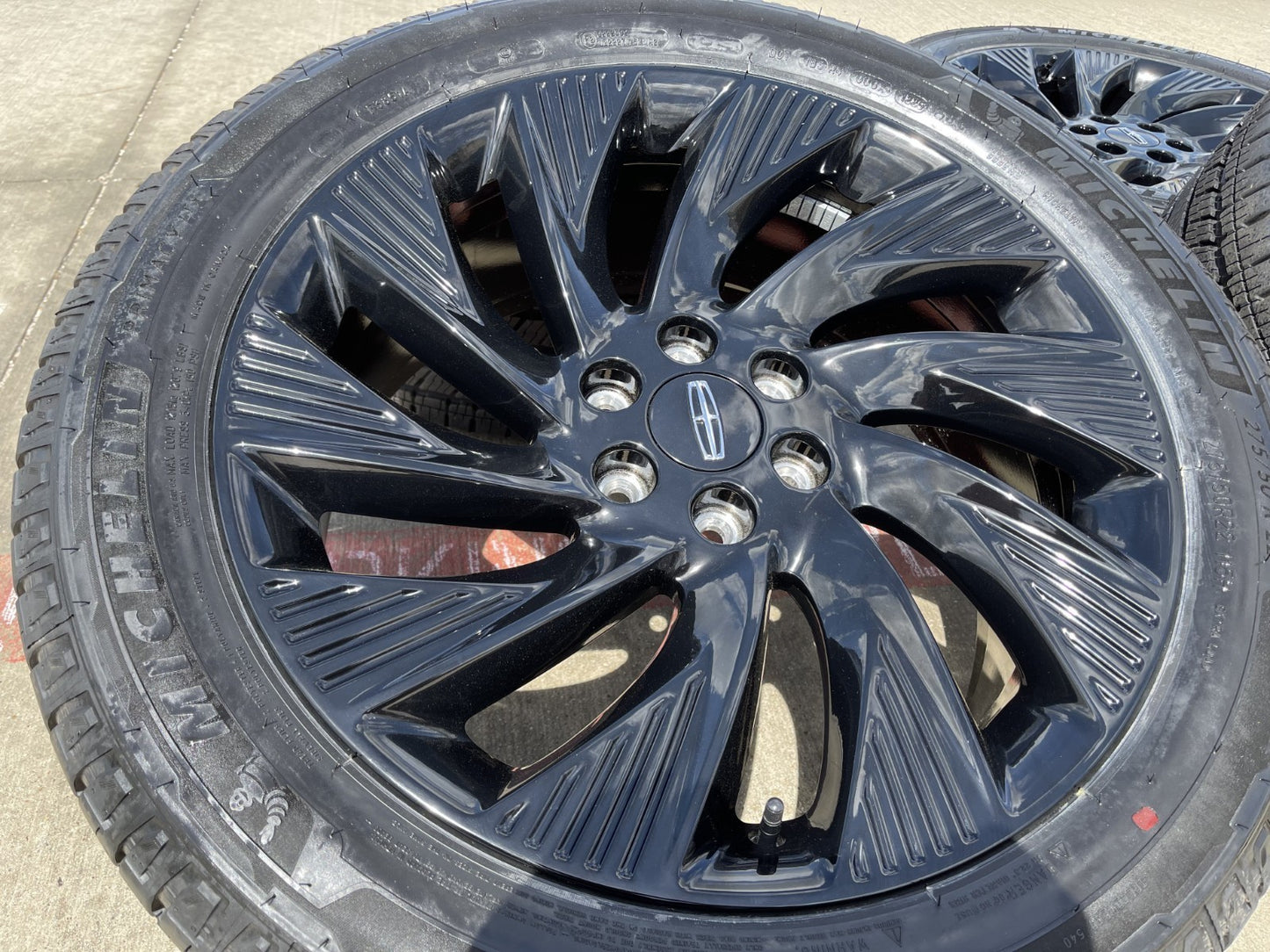 22" Lincoln Navigator OEM 10665 rims wheels BLACK LABEL 2025 2026 MICHELIN