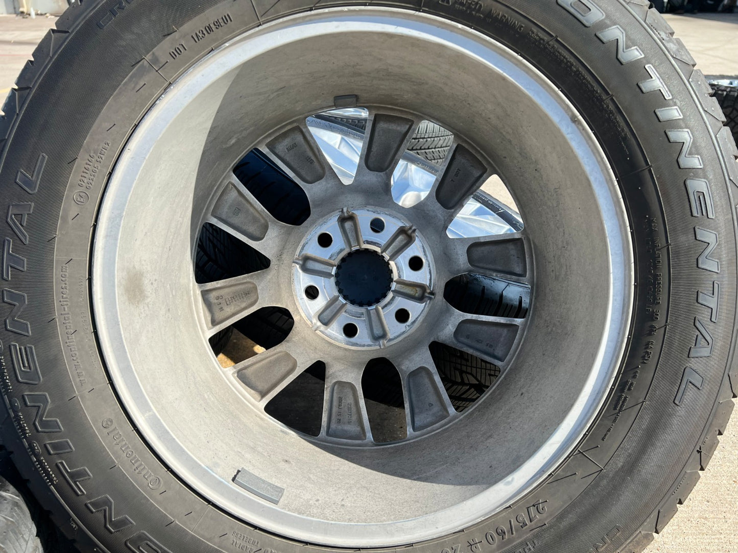 20" GMC Yukon 5920 OEM wheels rims Chevy Tahoe Silverado 2025 2026 CONTINENTAL
