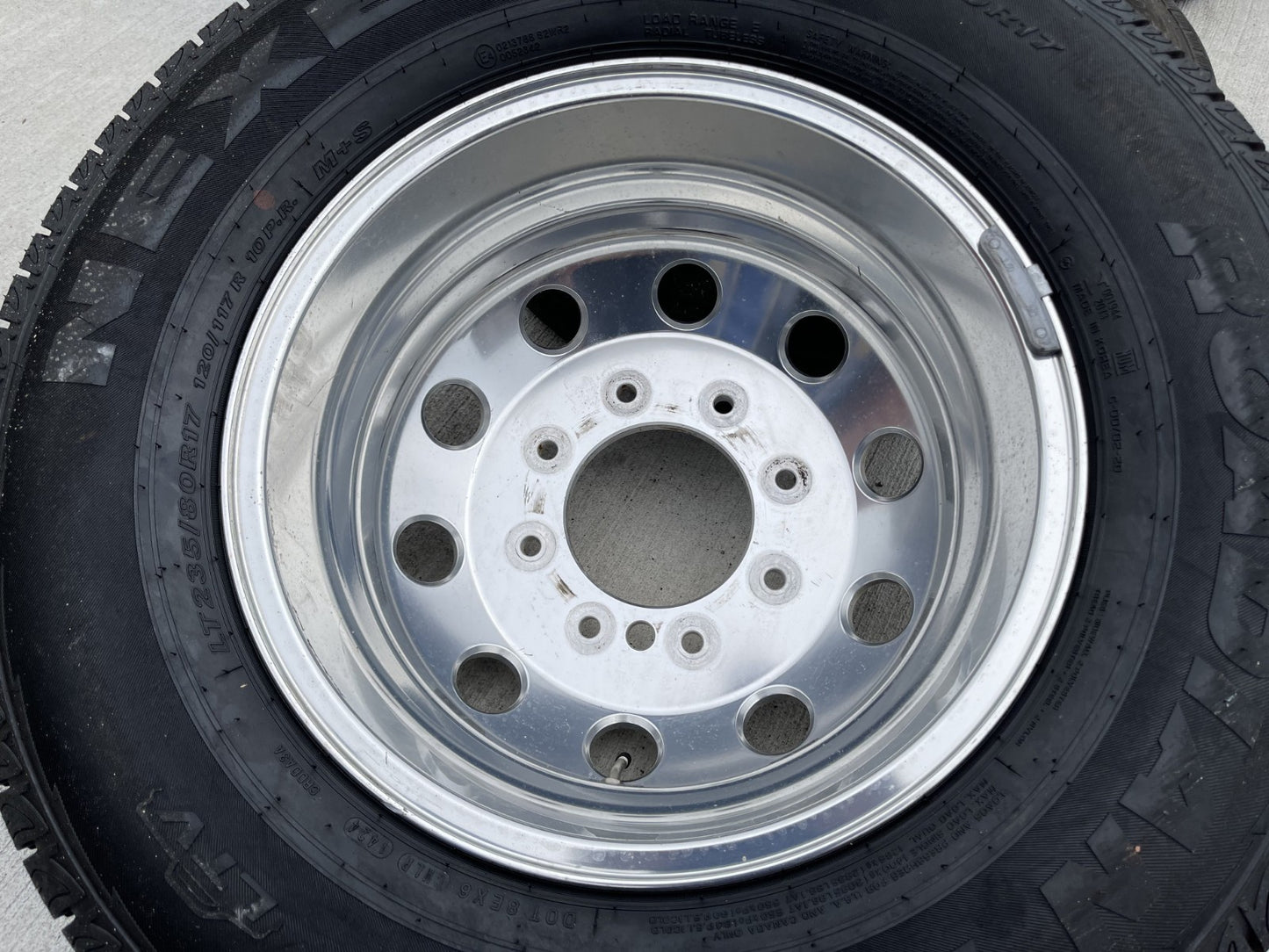 (1) 17" Dodge Ram 3500 Dually Laramie 8x200 REAR wheel rim 2702 OEM tire NEXEN