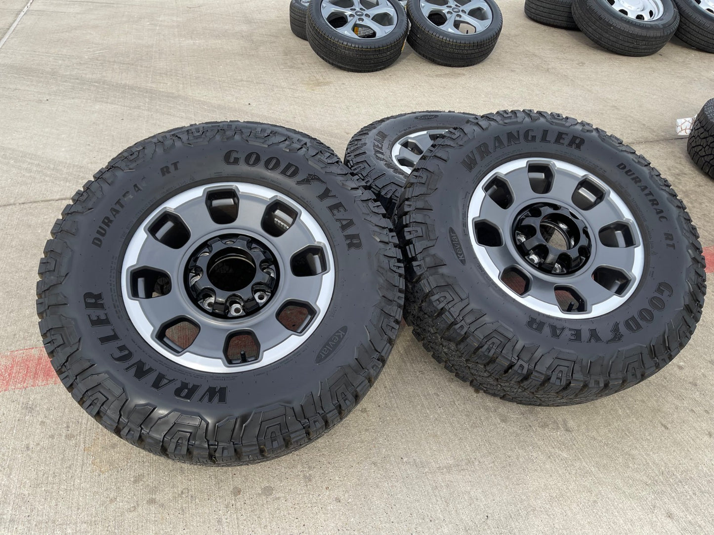 18" Ford F-250 F-350 OEM TREMOR rims wheels 10482 tires 35" DURATRAC R/T