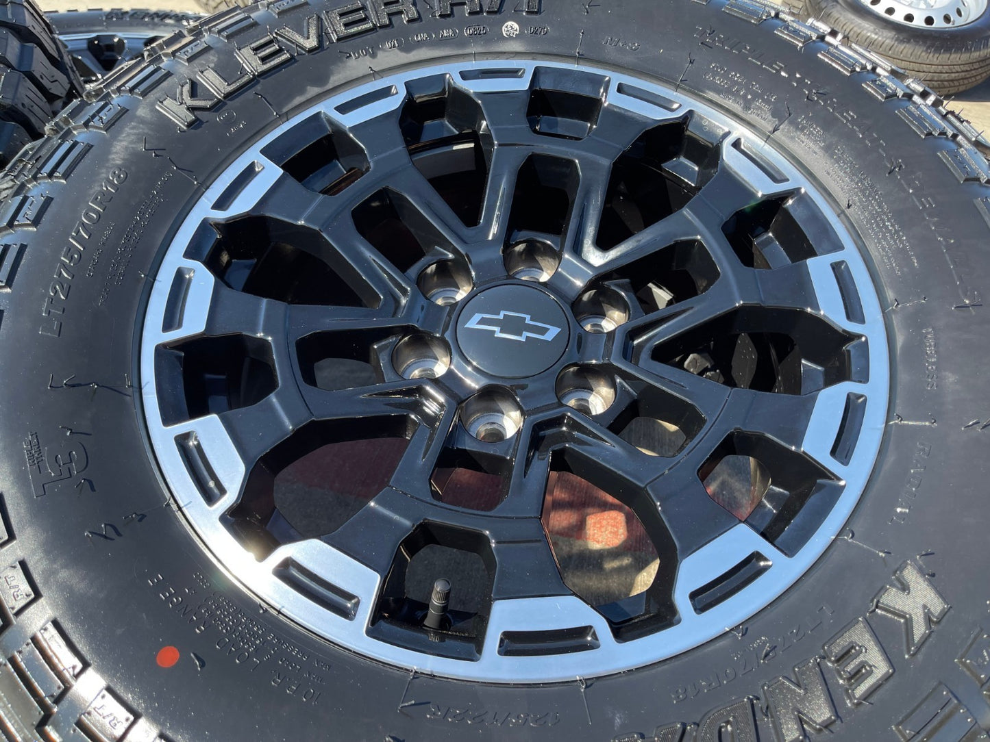 18" Chevy Silverado ZR2 Tahoe TRAIL BOSS Sierra OEM wheels rims tires 2026 NEW