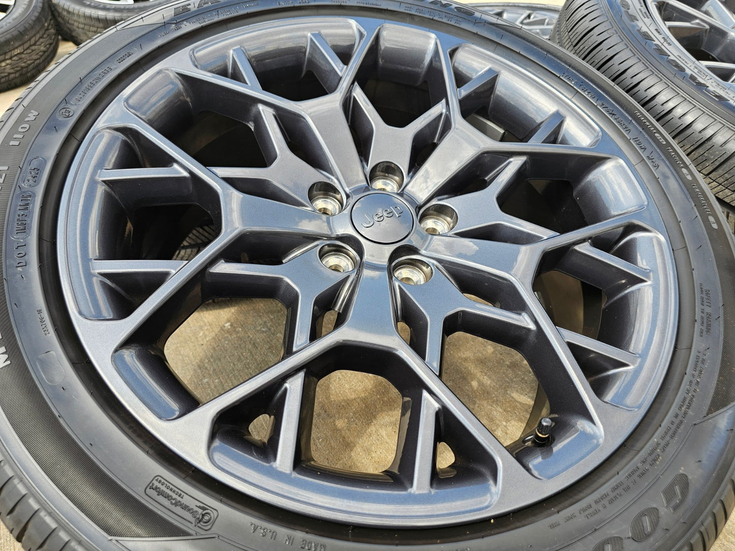 21" Jeep Grand Cherokee L OEM wheels rims 9291 Durango tires GOODYEAR NEW