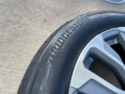 (1) 22" GMC Yukon Sierra DENALI OEM wheel rim 14025 97000 tire BRIDGESTONE