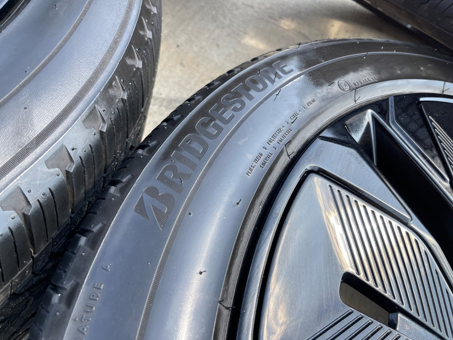 21" Chevy Blazer SS EV OEM 14119 wheels rims 2024 2025 2026 2027 BRIDGESTONE SET