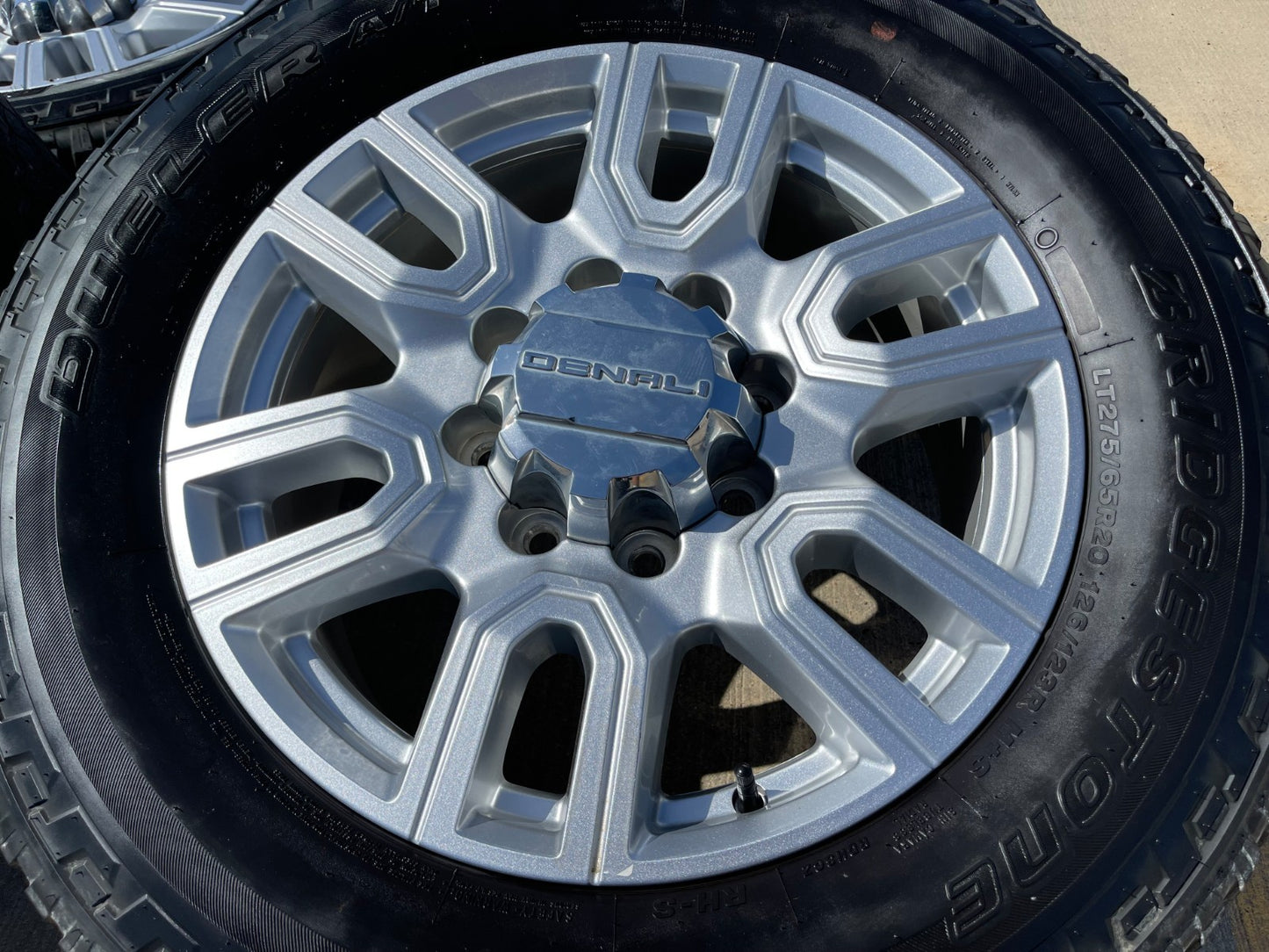 20" GMC Sierra AT4 2500 3500 OEM wheels rims 5950 Silverado SET BRIDGESTONE