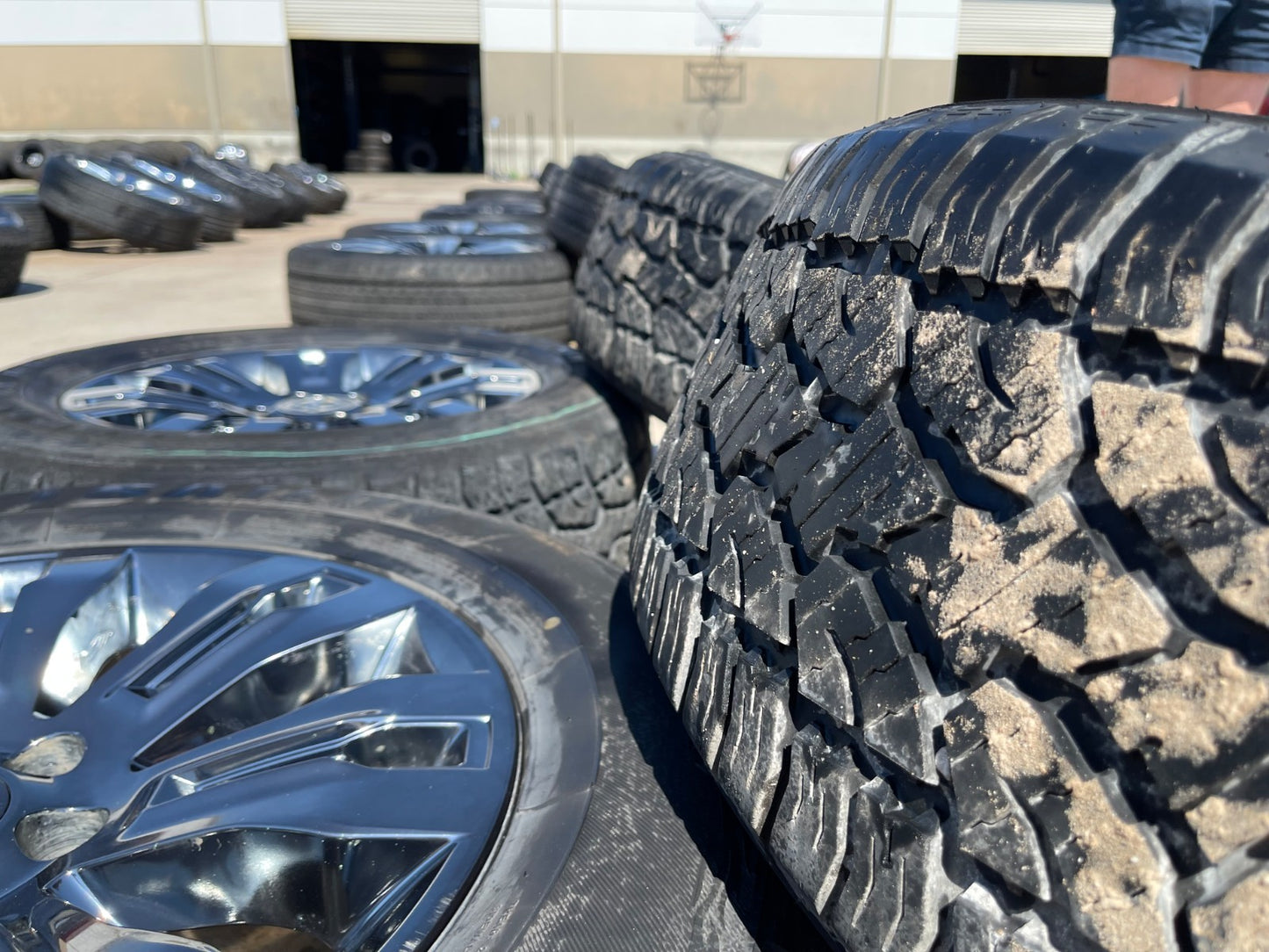 20" Nissan Titan Armada OEM 62704 wheels rims CHROME