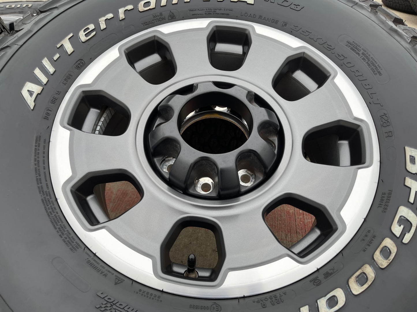 18" Ford F-250 F-350 OEM TREMOR rims wheels 10482 BFG KO2 KO3 A/T 35"