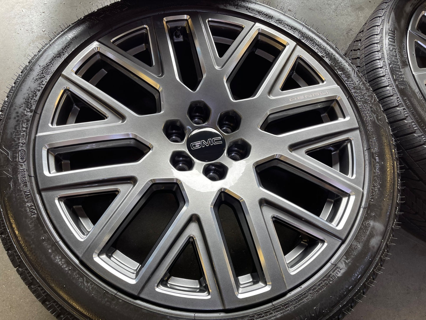 24" GMC Yukon Sierra DENALI OEM wheels rims BRIDGESTONE 2024 2025 2026 2027 NEW
