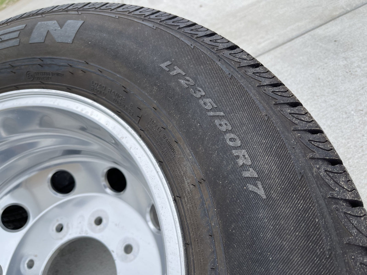 (1) 17" Dodge Ram 3500 Dually Laramie 8x200 REAR wheel rim 2702 OEM tire NEXEN