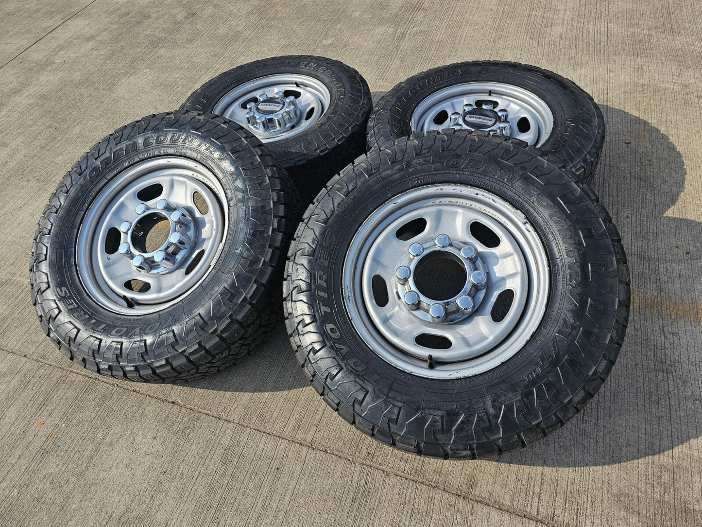 17" Ford F-250 F-350 OEM 3828 wheels rims tires 2022 2023 2024 2025 TOYO A/T3