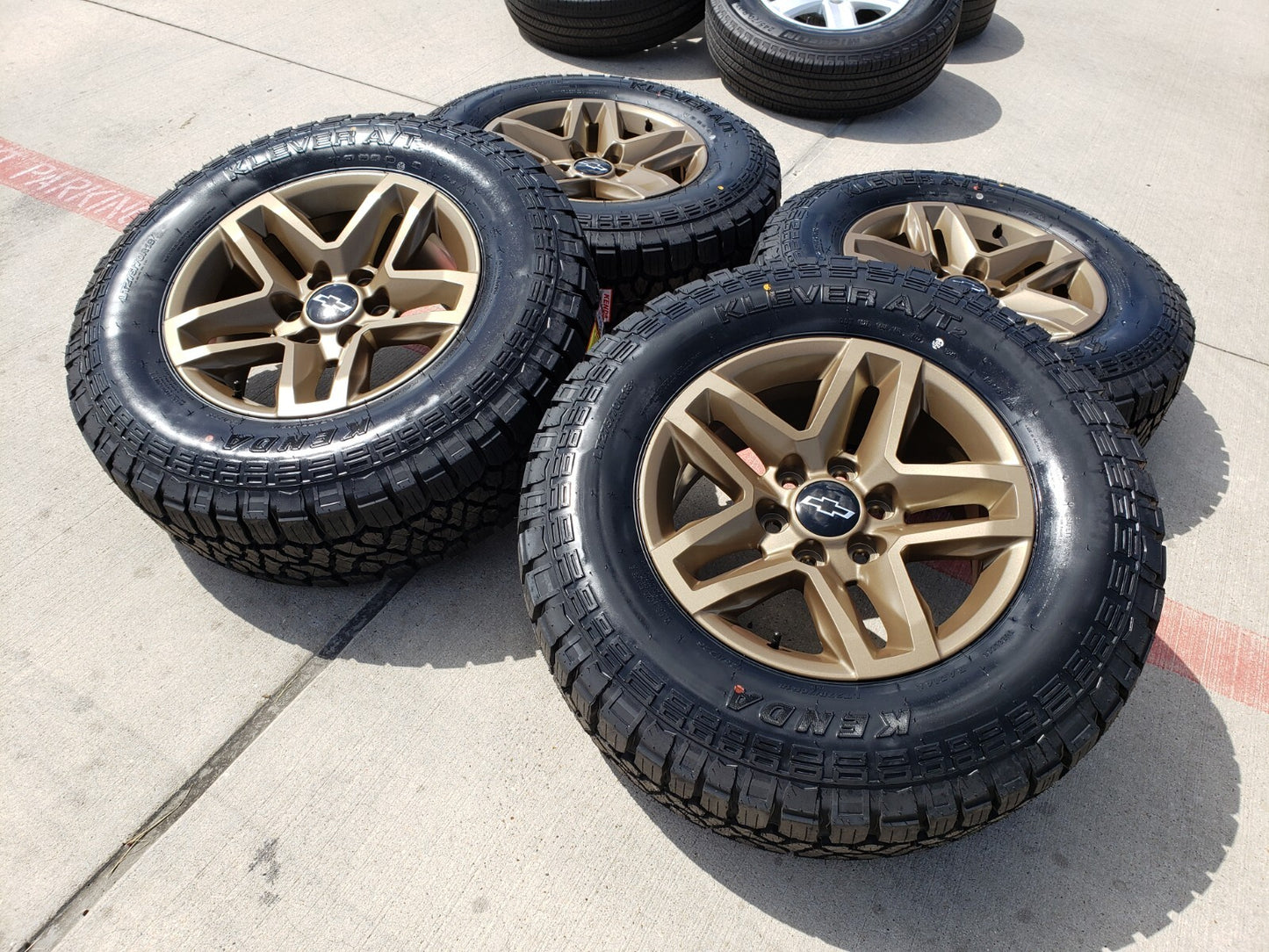 18" Chevy Silverado Tahoe ZR2 BRONZE OEM 5911 wheels rims tires NEW