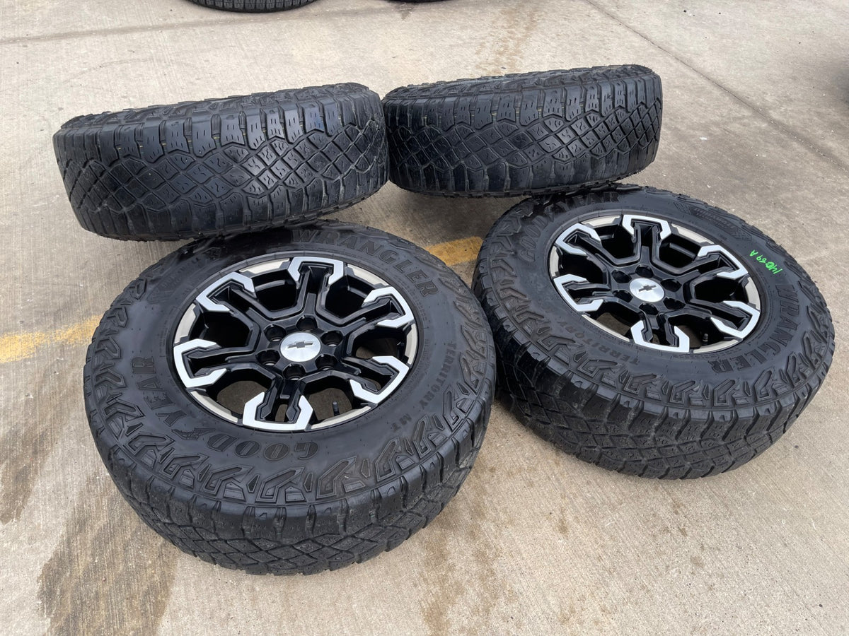 18" Chevy Silverado ZR2 Tahoe Sierra OEM 95415 SET wheels rims GOODYEAR SET