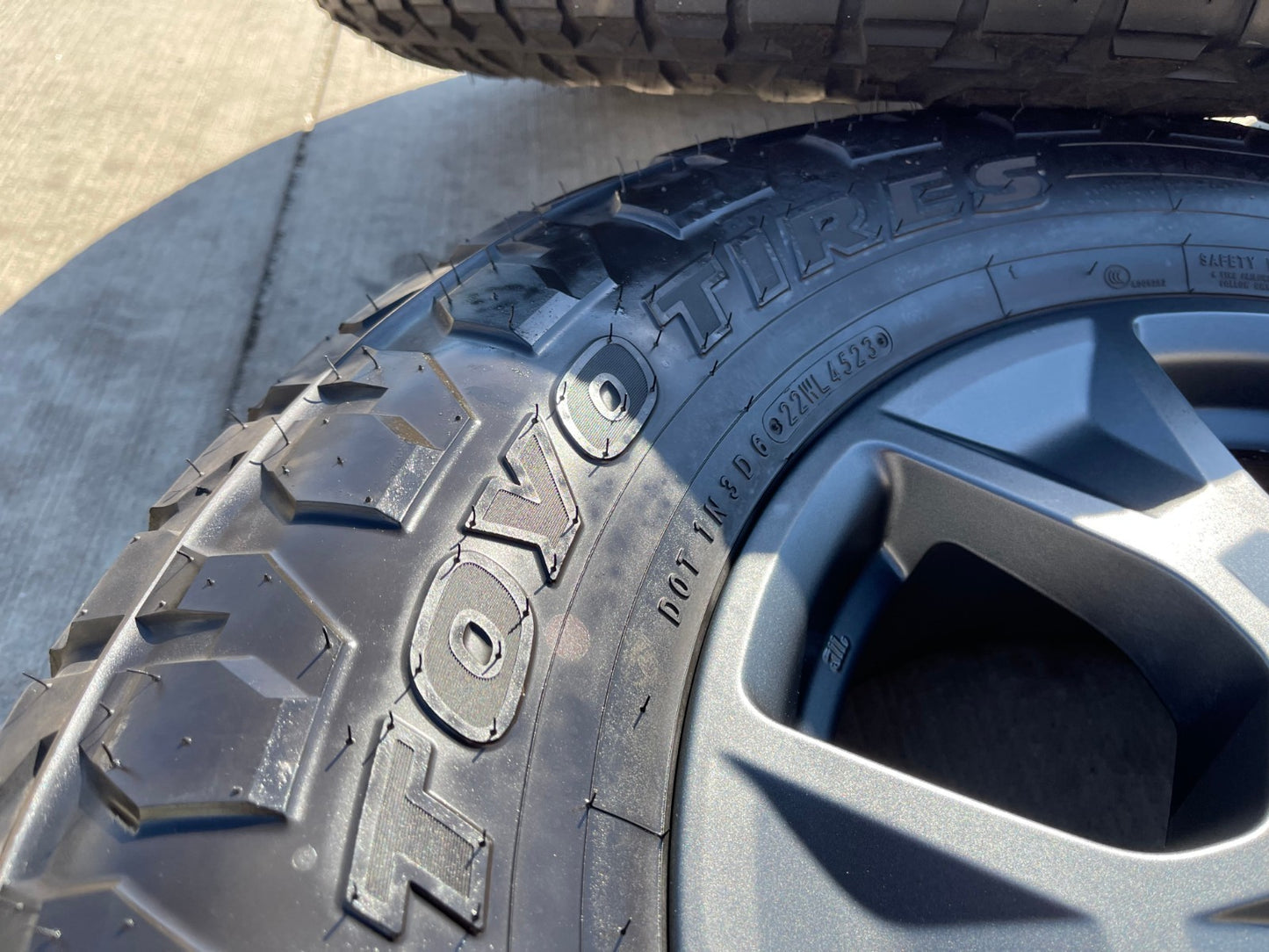 18" Lexus GX550 OEM wheels rims Toyota Land Cruiser Tundra Sequoia TOYO A/T3