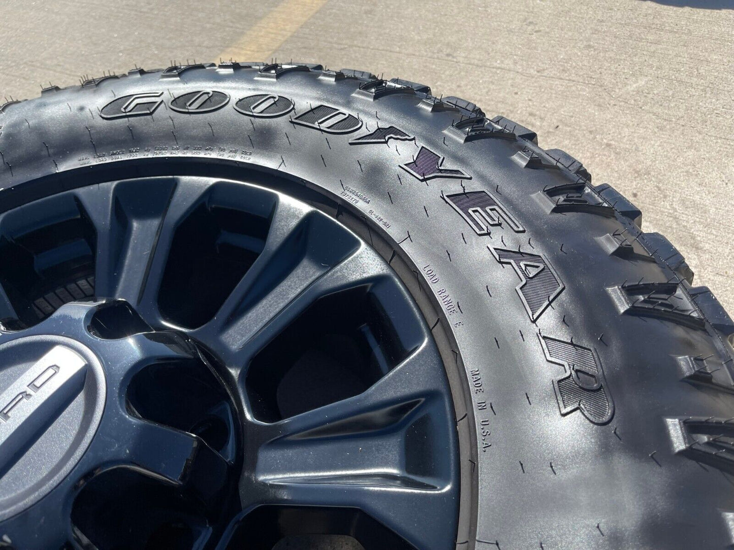 18" Ford F-250 F-350 Tremor OEM 10097 rims wheels DURATRAC tires