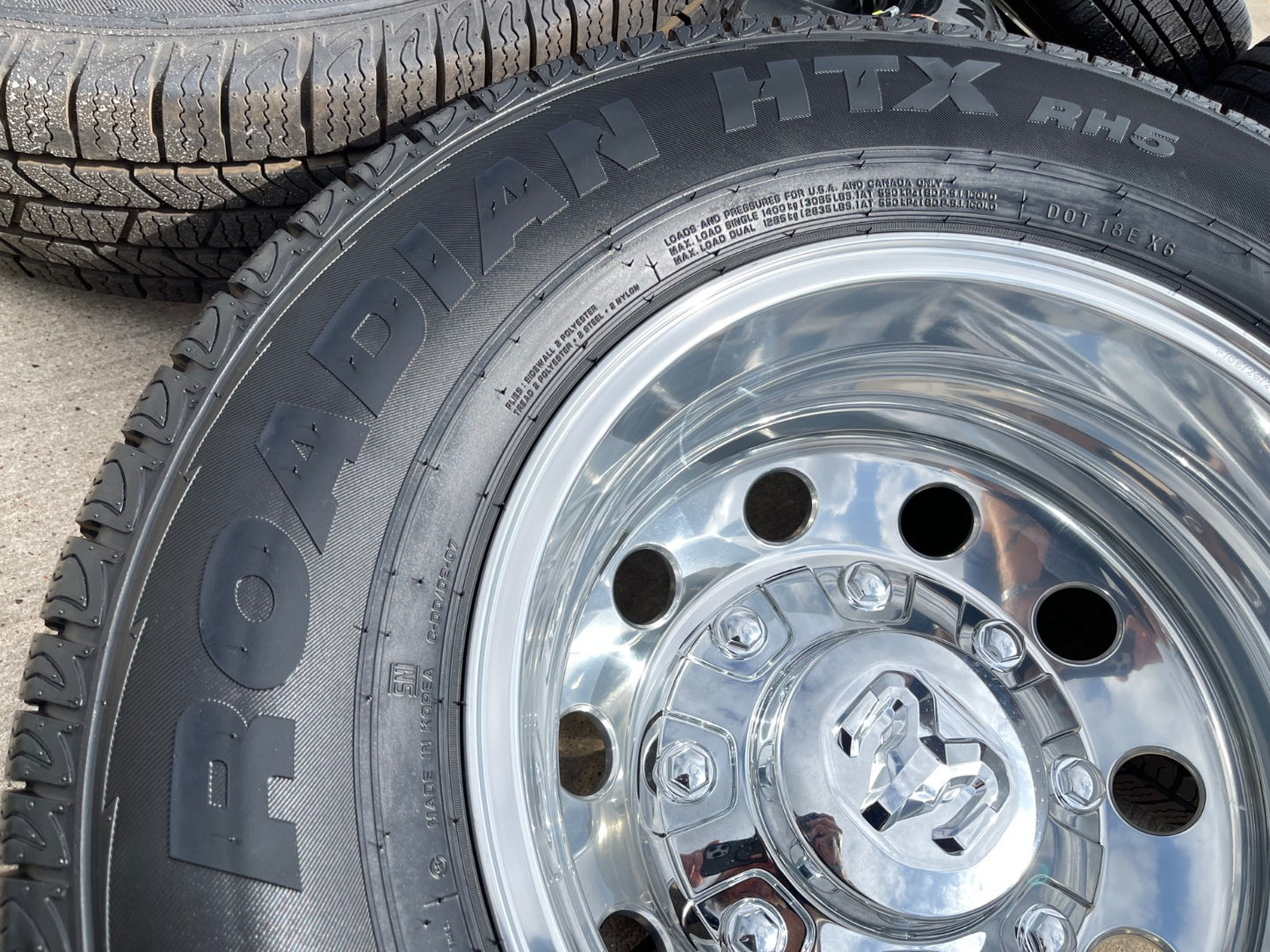 17" Dodge Ram 3500 Dually Laramie 8x200 wheels rims 2701 2702 OEM NEXEN NEW