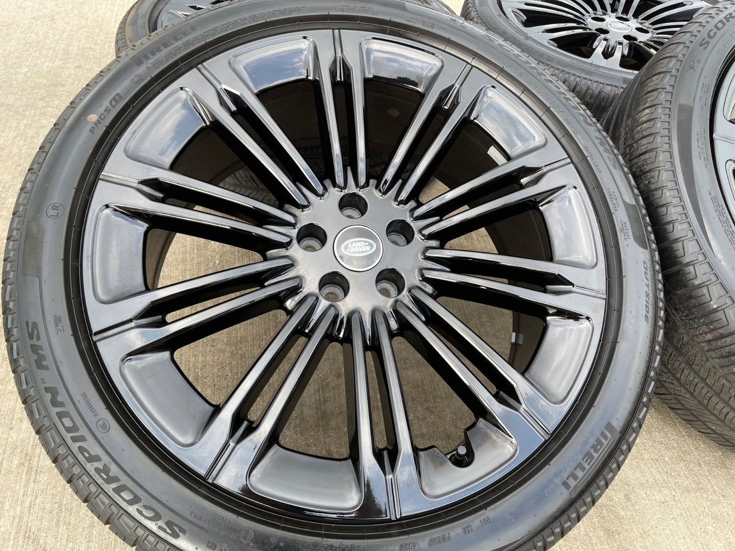 23" Land Rover Range AUTOBIOGRAPHY OEM 72377 wheels rims 2024 2025 2026 PIRELLI