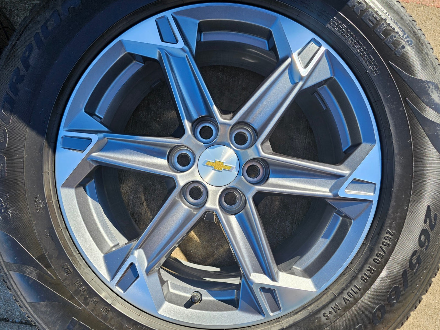 18" Chevy Blazer Traverse GMC Acadia OEM 14083 wheels rims tires PIRELLI