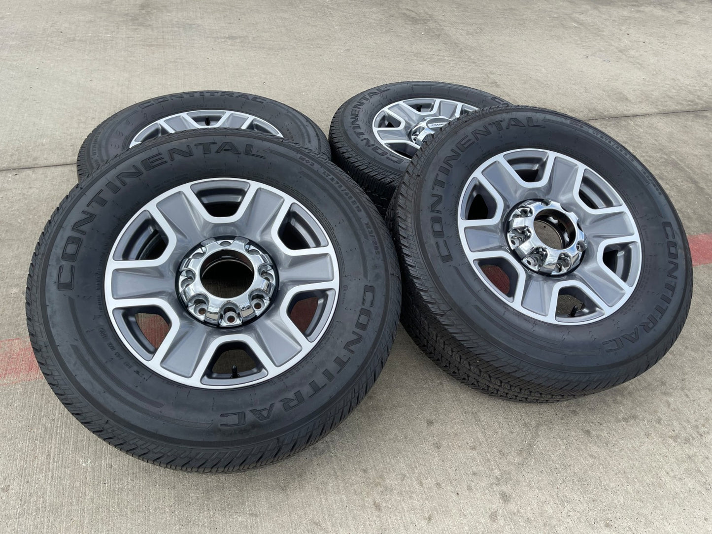 18" Ford F-250 F-350 Lariat FX-4 OEM wheels 10480 10298 tires NICE