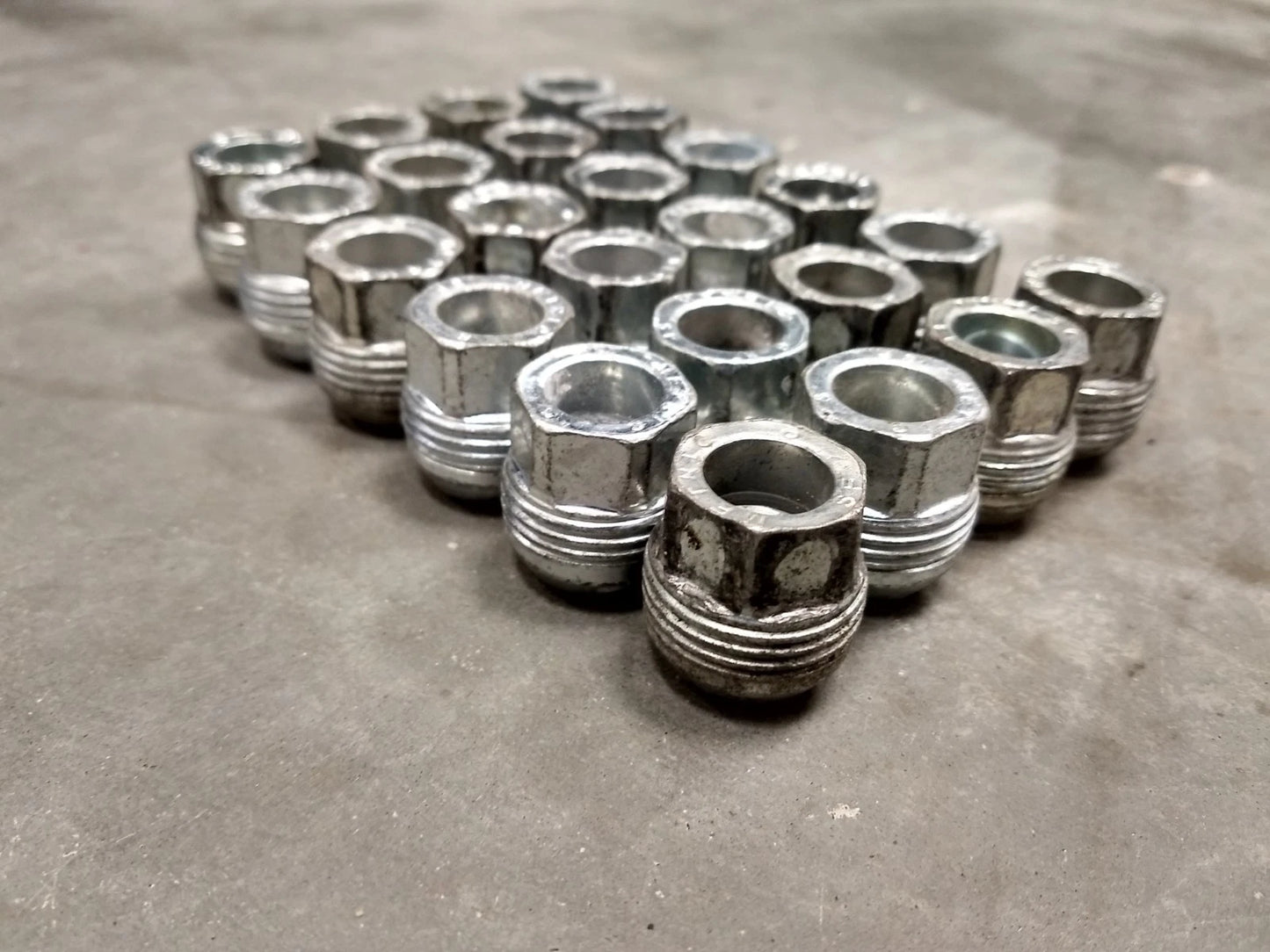 (24) OEM GM lug nuts open end threaded 1500 Chevy Silverado GMC Cadillac 14x1.5