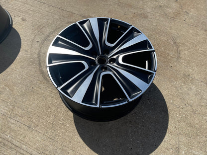 (1) 22" Range Rover AUTOBIOGRAPHY OEM wheel rim Land spare 2023 2024 2025 2026