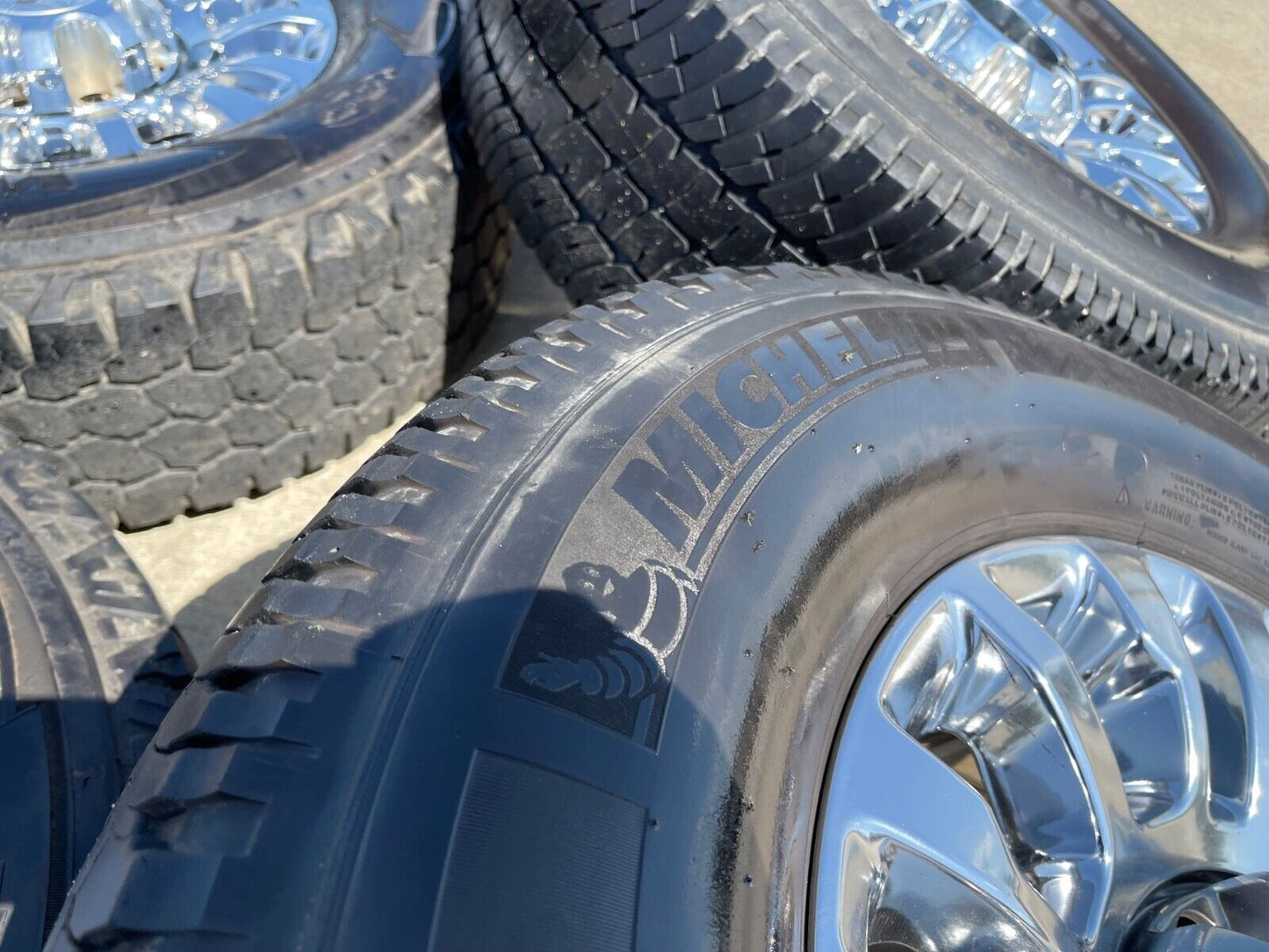 18" Ford F-250 F-350 OEM rims wheels 10290 chrome tires