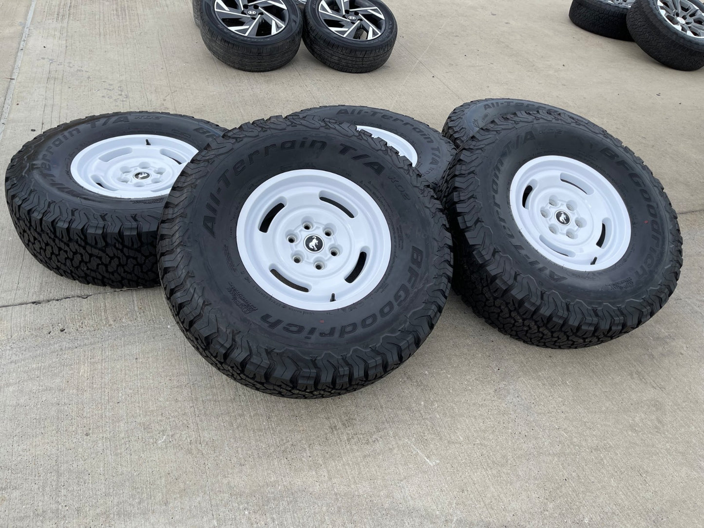 17" Ford Bronco HERITAGE SASQUATCH OEM 10463 wheels rims white 37" BFG NEW