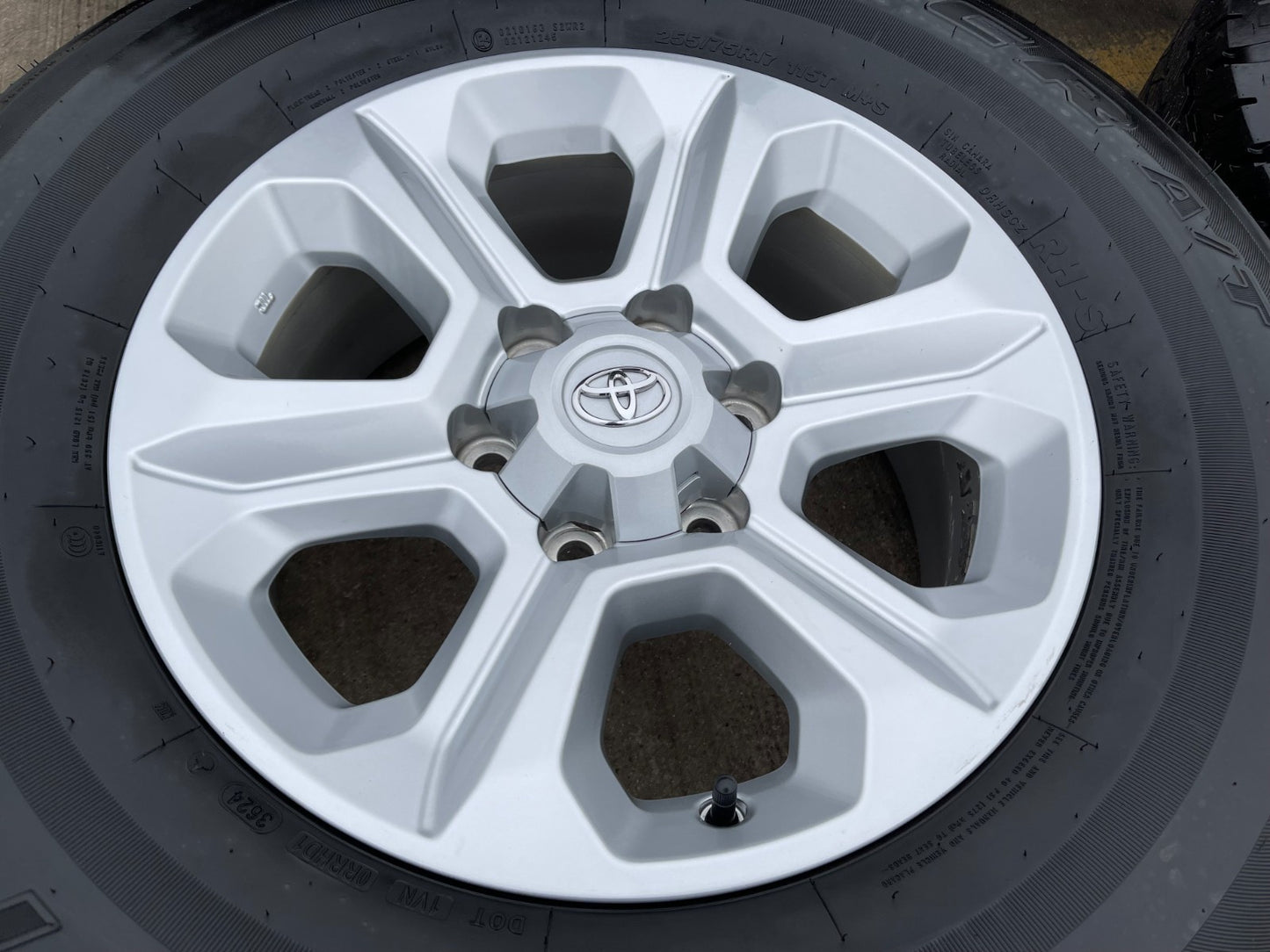 17" 4Runner Toyota Tacoma OEM wheels rims 75153 FJ DUELER A/T