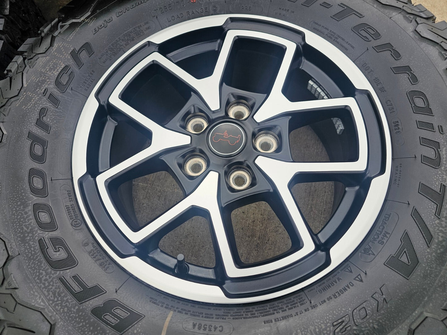 17" Jeep Wrangler Rubicon OEM wheels rims 392 Gladiator tires NEW BFG 33"