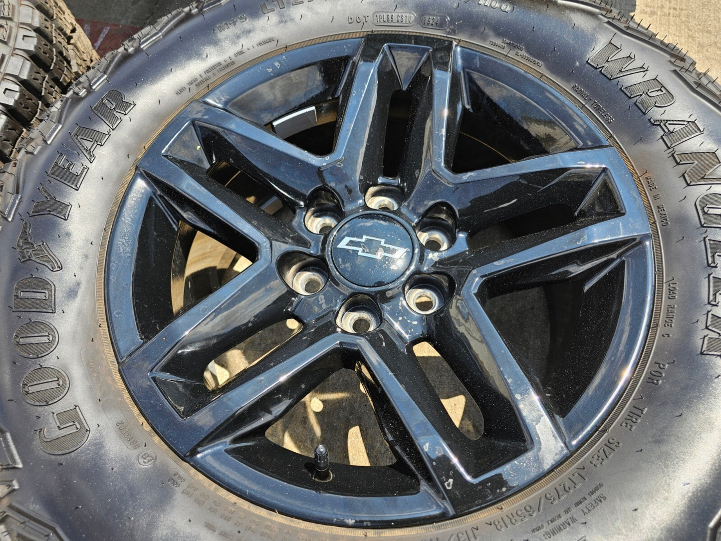18" Chevy Silverado Tahoe Z71 ZR2 OEM 5911 wheels rims 2023 2024 2025 2026