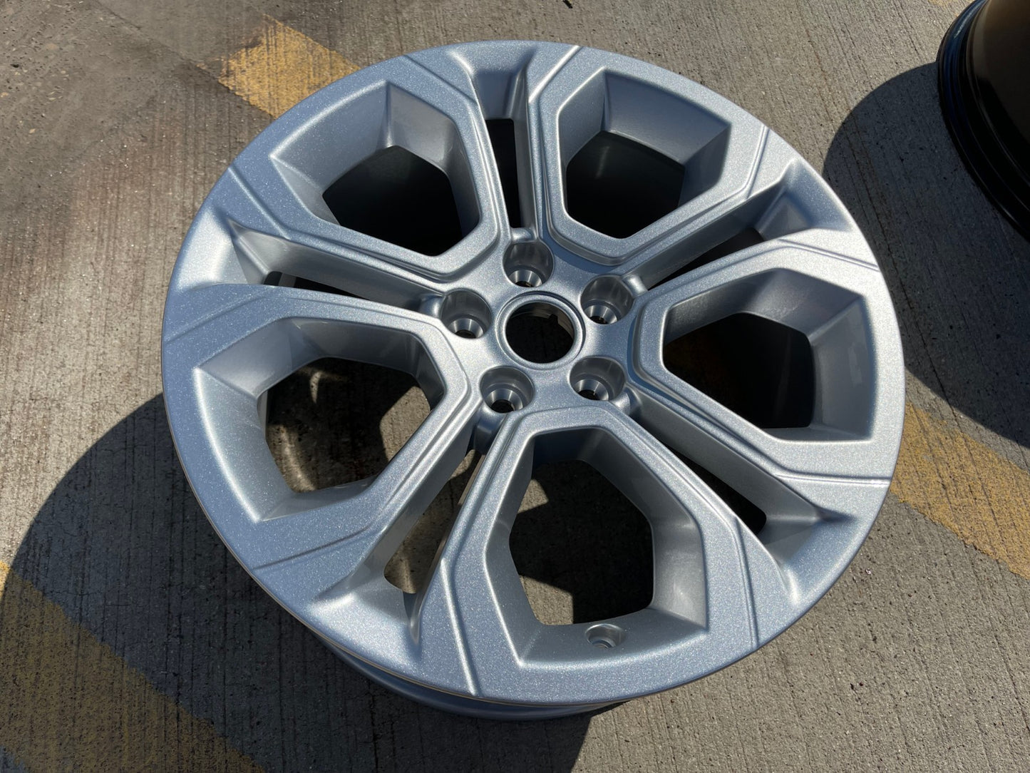 18" 18x8 Land Rover Evoque Discovery Sport OEM 72335 wheel rim NEW