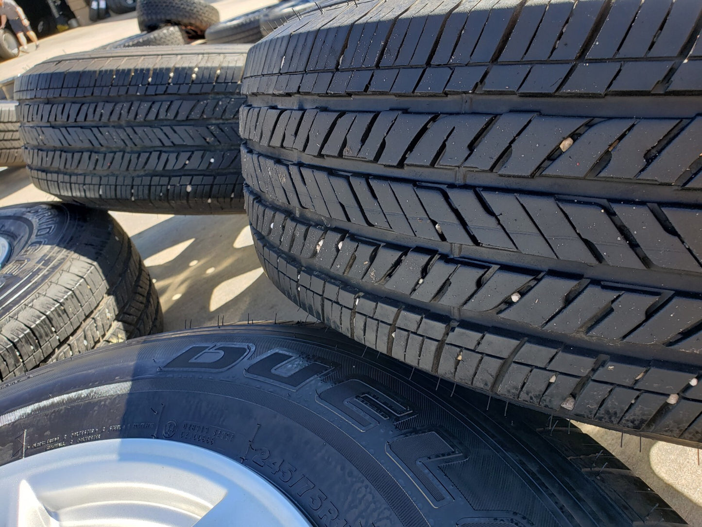 17" Jeep Gladiator SPORT OEM wheels rims tires 9235 Wrangler