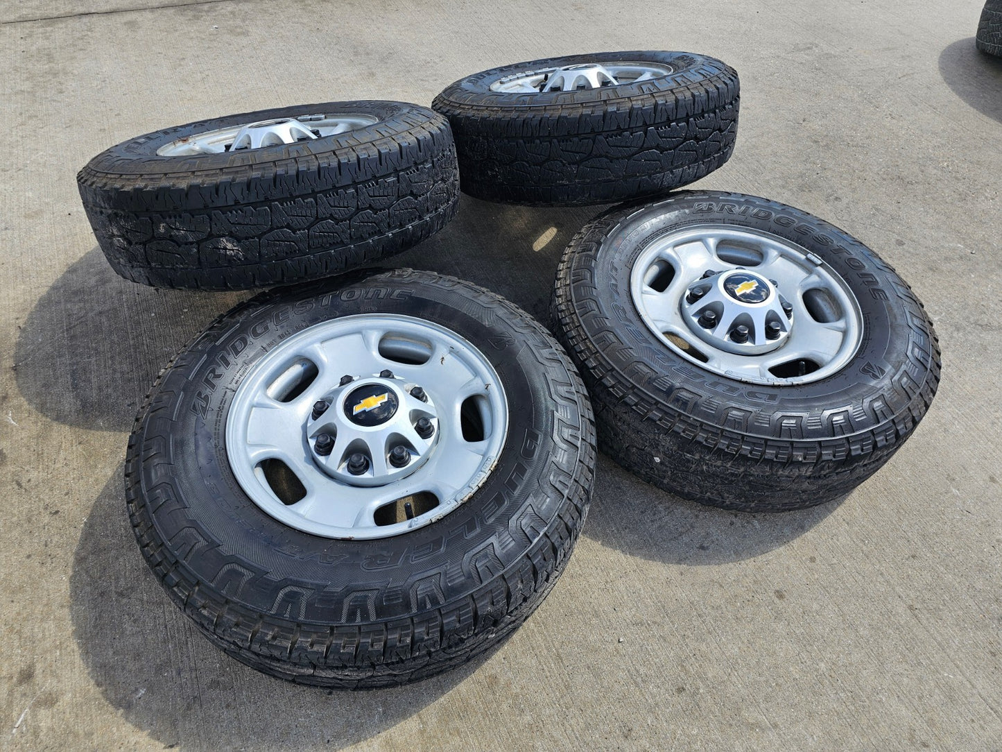 17" Chevy Silverado GMC Sierra 2500 OEM 8095 wheels rims DUELER Revo 3 A/T