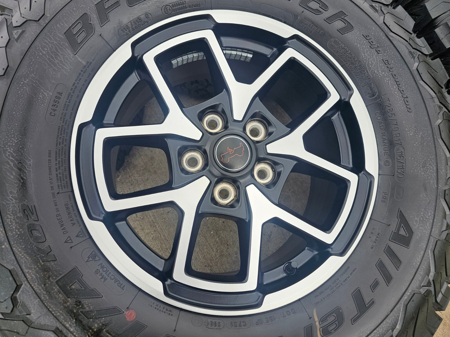 17" Jeep Wrangler Rubicon OEM wheels rims 392 Gladiator tires NEW BFG 33"