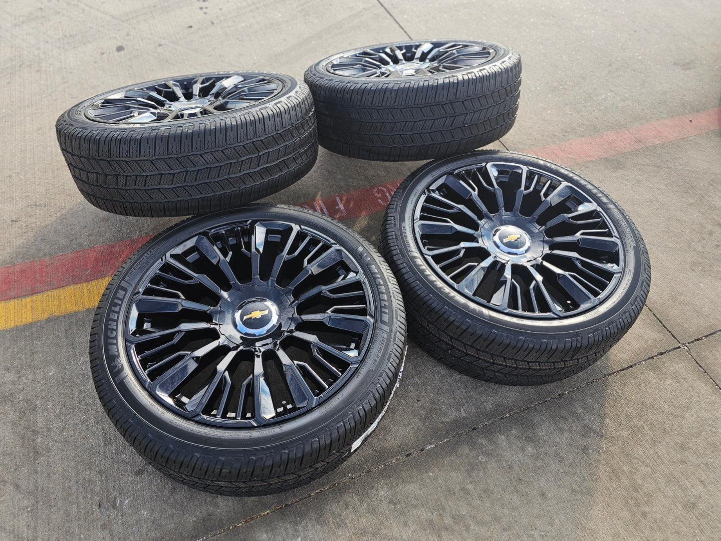 24" Chevy Tahoe Silverado OEM High Country wheels rims 2025 2026 NEW MICHELIN