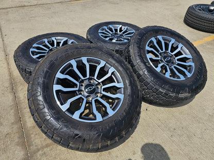 18" GMC Sierra AT4 Chevy Silverado Trail Boss OEM 5909 wheels rims TOYO A/T3