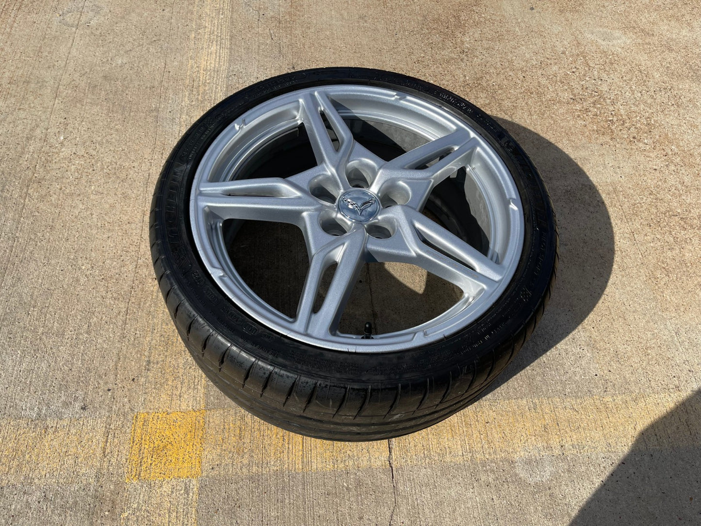 19" Chevy Corvette C8 OEM wheel rim 14007 96704 FRONT 2023 2024 2025 2026 NEW