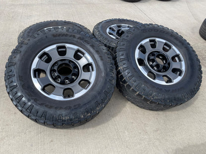18" Ford F-250 F-350 OEM TREMOR rims wheels 10482 tires DURATRAC R/T 35"